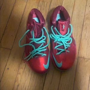 Lebron 10 xmas excellent condition